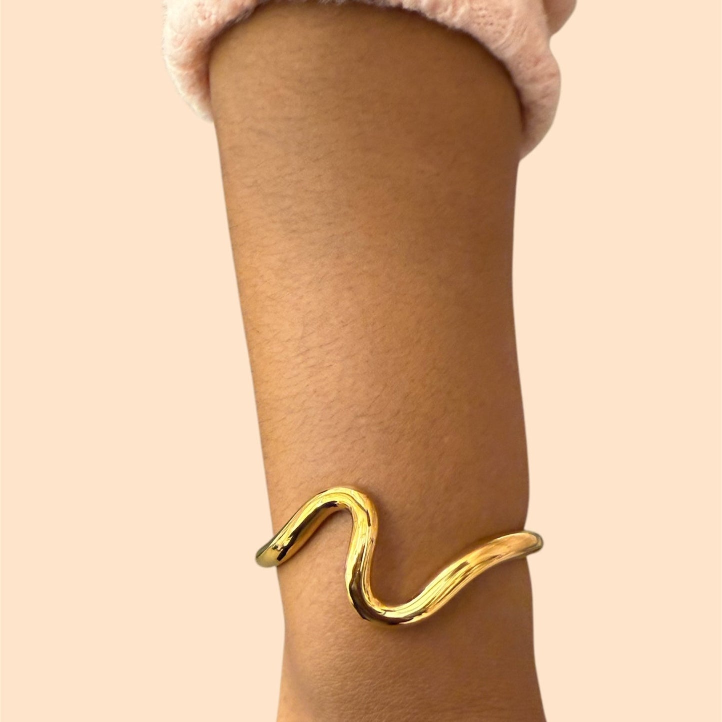 Gold Ride that Wave Bangle